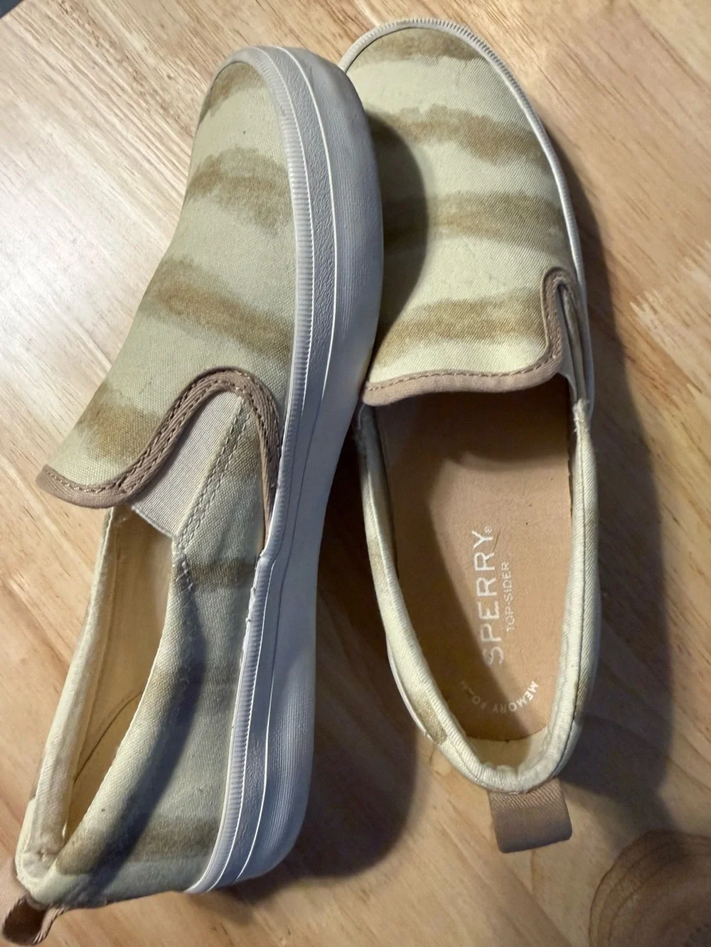Sperry woman’s  Slip-On Sneakers in Beige and Brown Print